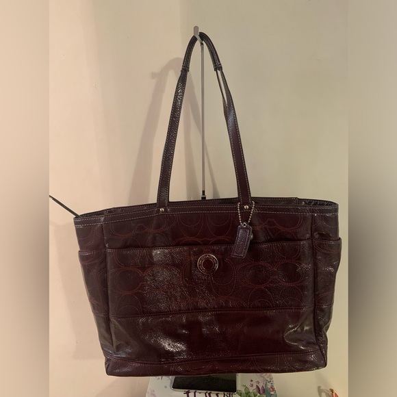 Coach signature Oversized Plum multi pockets tote adjustable shoulder st… - Picture 3 of 16